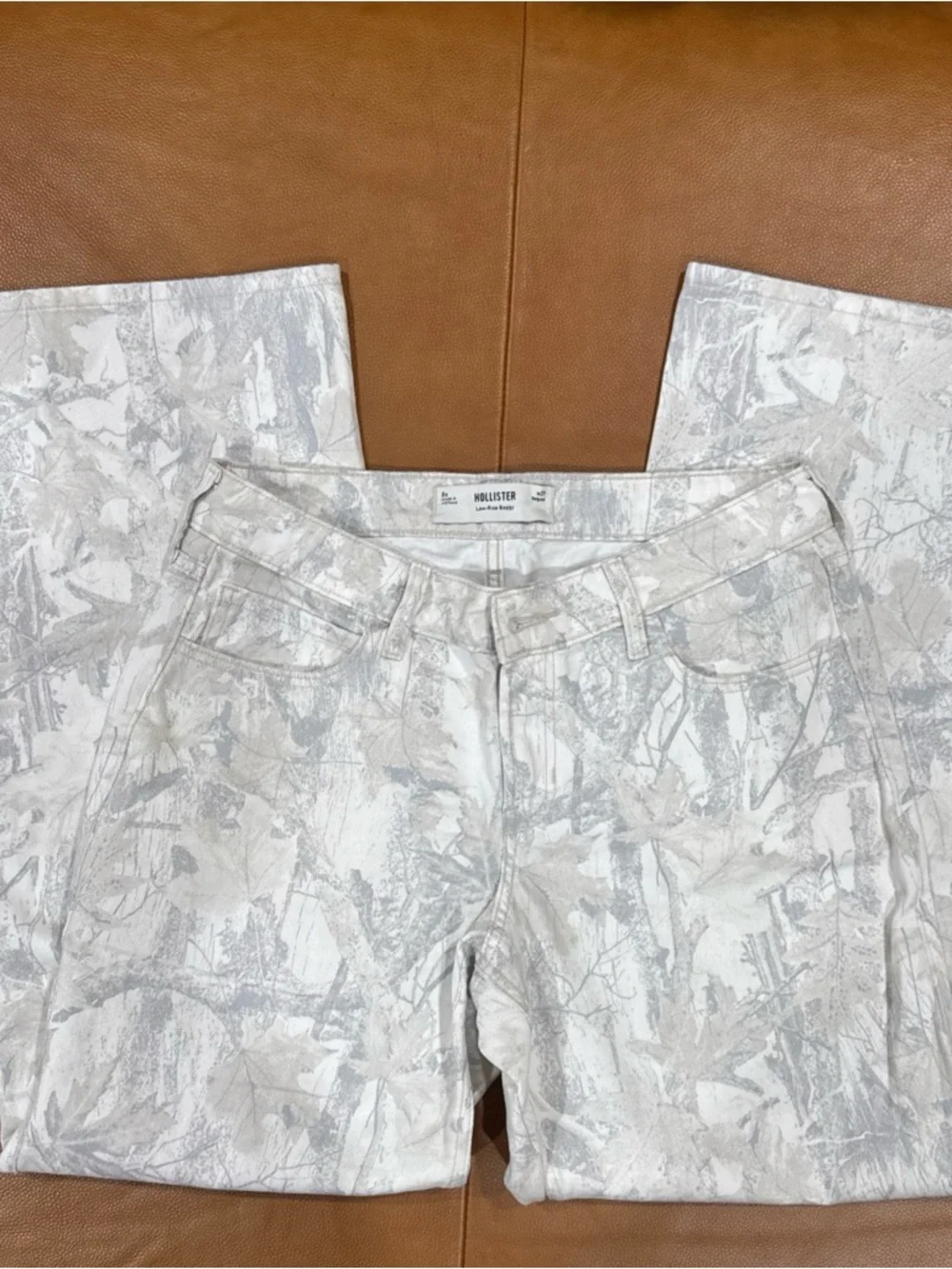 Hollister Women’s Low Rise Baggy Pants Size 8 Waist 29 Camo Print Wide Leg - Picture 4 of 7